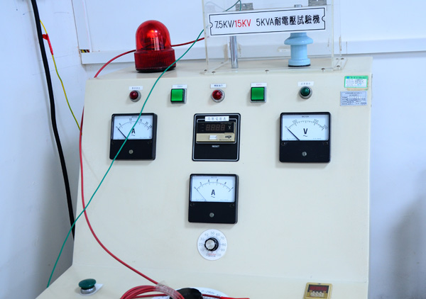 耐电压测试机